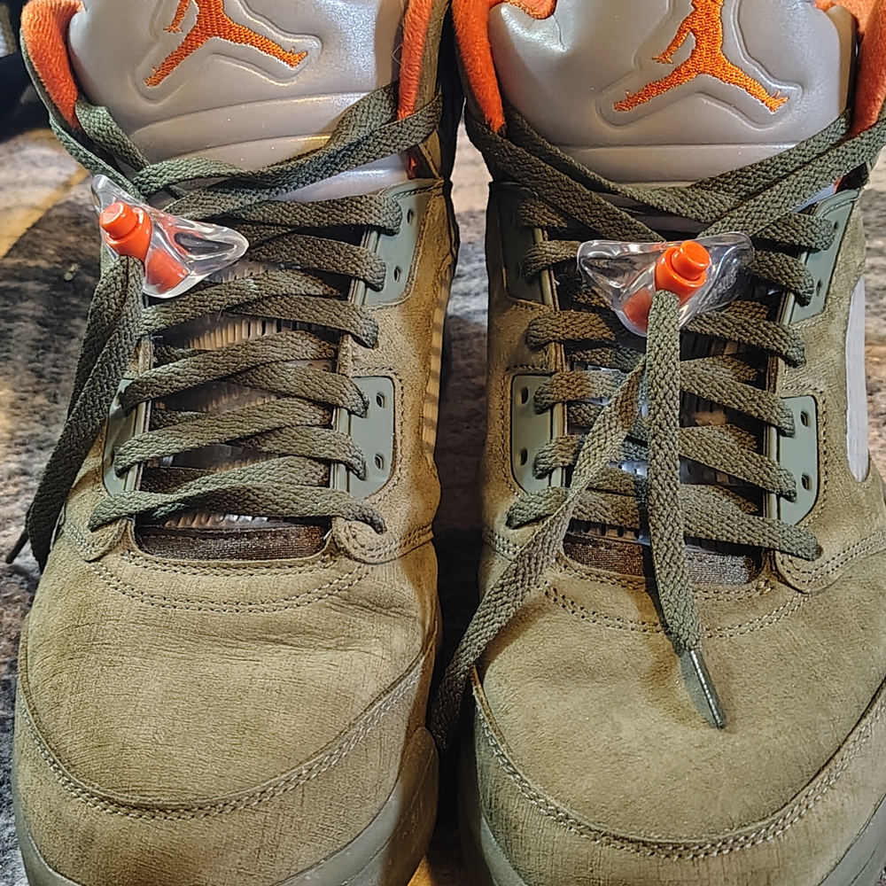 Jordan Men's Olive and Orange Sneakers